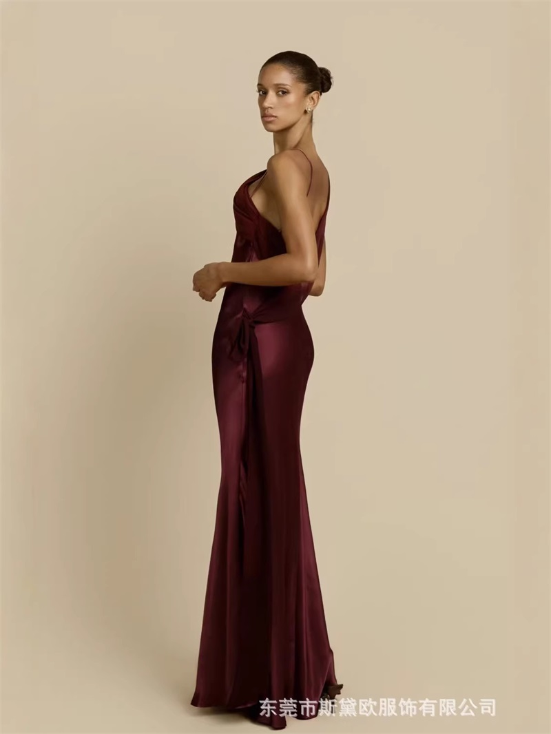 Burgundy Satin Prom Dress Sexy - Men'S Formal Wear For Wedding Guest recension och pris