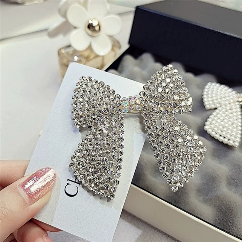 Rhinestone Pearl Bow Hair Clip - Tie Bar Clip recension och pris